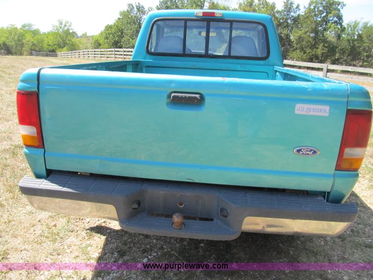 image for item B2834 1993 Ford Ranger XLT pickup truck