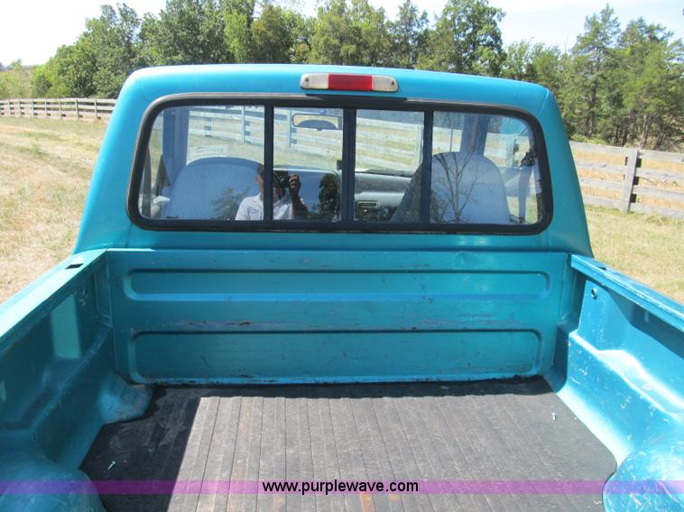 image for item B2834 1993 Ford Ranger XLT pickup truck