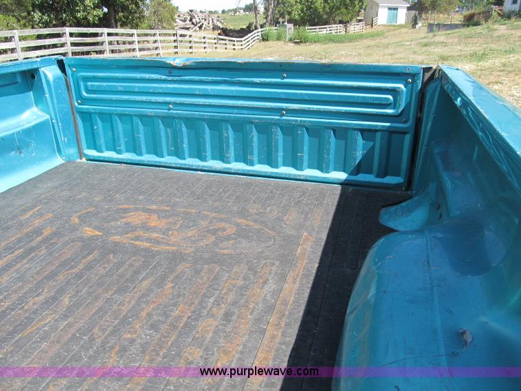 image for item B2834 1993 Ford Ranger XLT pickup truck