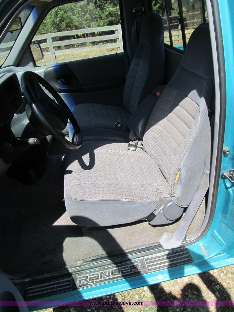 image for item B2834 1993 Ford Ranger XLT pickup truck