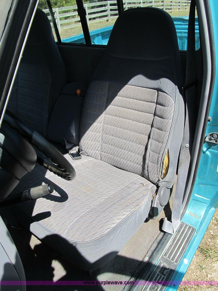 image for item B2834 1993 Ford Ranger XLT pickup truck