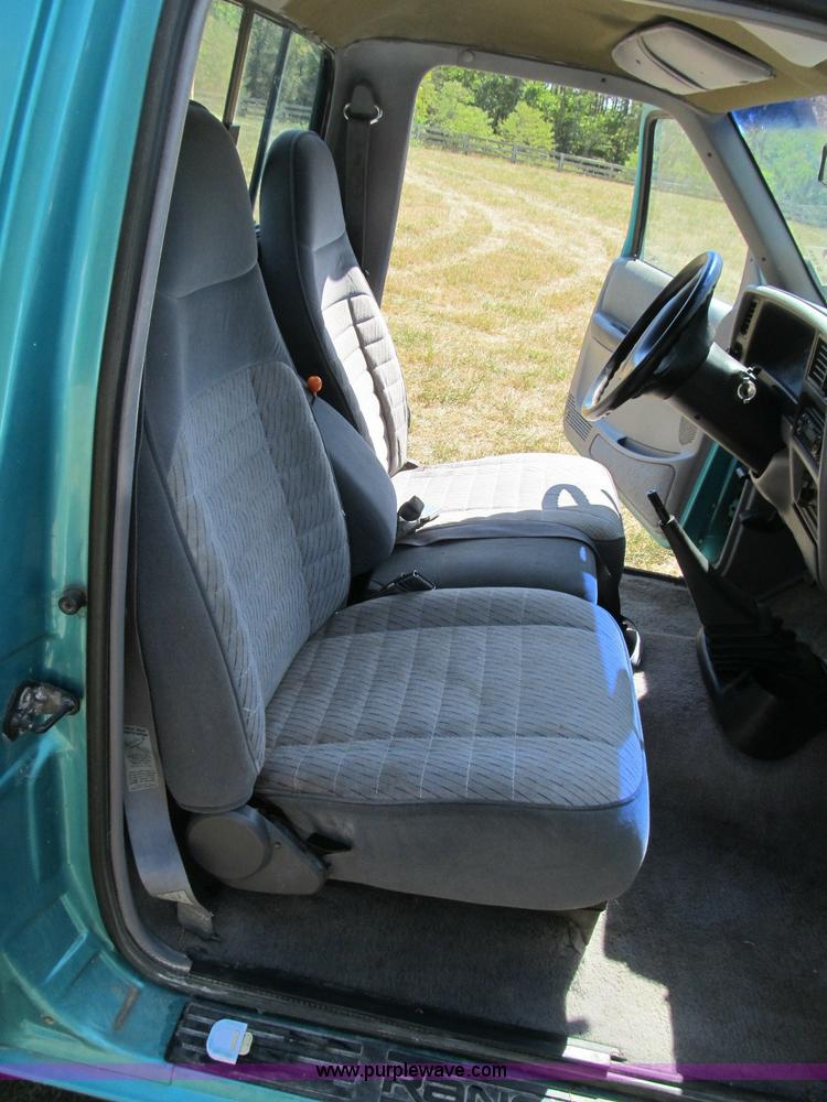 image for item B2834 1993 Ford Ranger XLT pickup truck