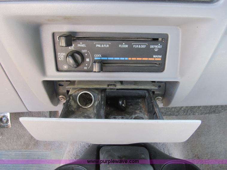 image for item B2834 1993 Ford Ranger XLT pickup truck