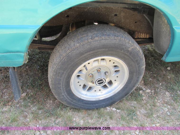 image for item B2834 1993 Ford Ranger XLT pickup truck