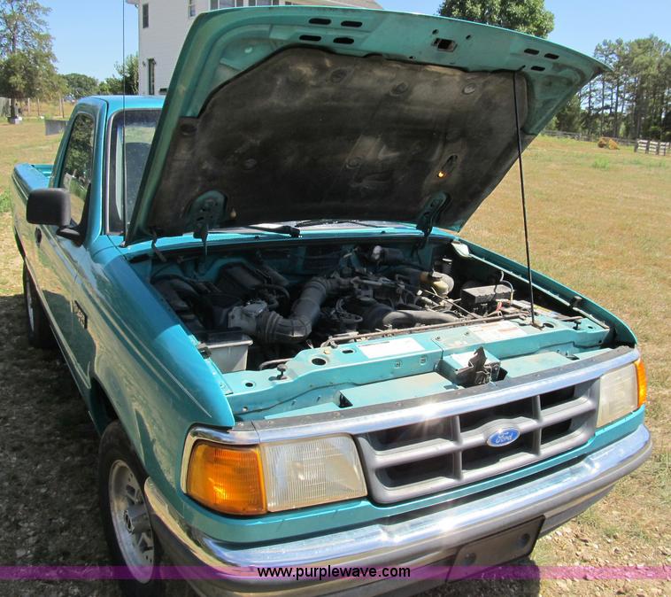 image for item B2834 1993 Ford Ranger XLT pickup truck
