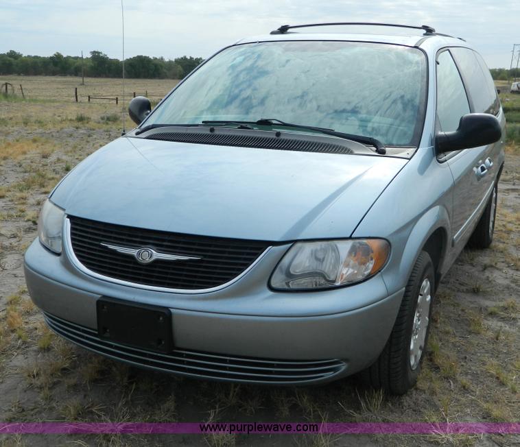 image for item B3840 2004 Chrysler Town & Country LX mini van