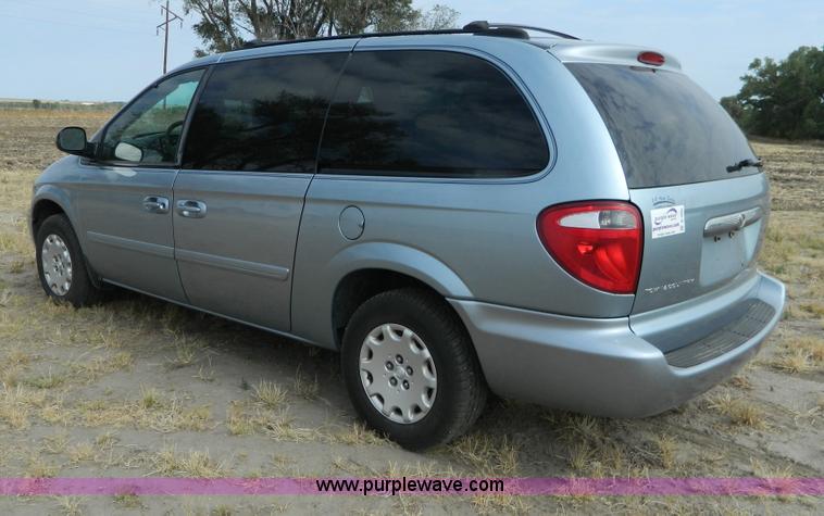 image for item B3840 2004 Chrysler Town & Country LX mini van