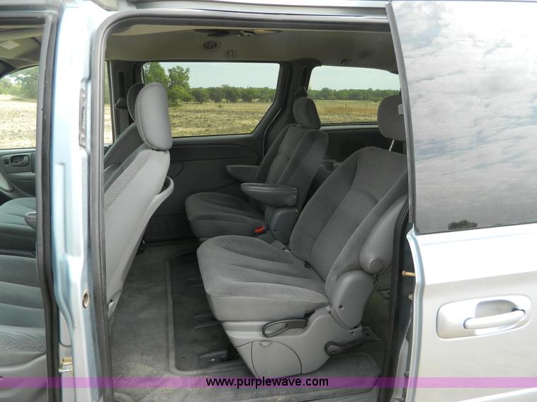 image for item B3840 2004 Chrysler Town & Country LX mini van