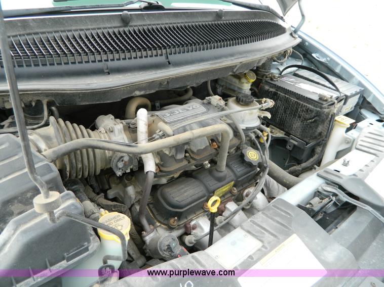 image for item B3840 2004 Chrysler Town & Country LX mini van