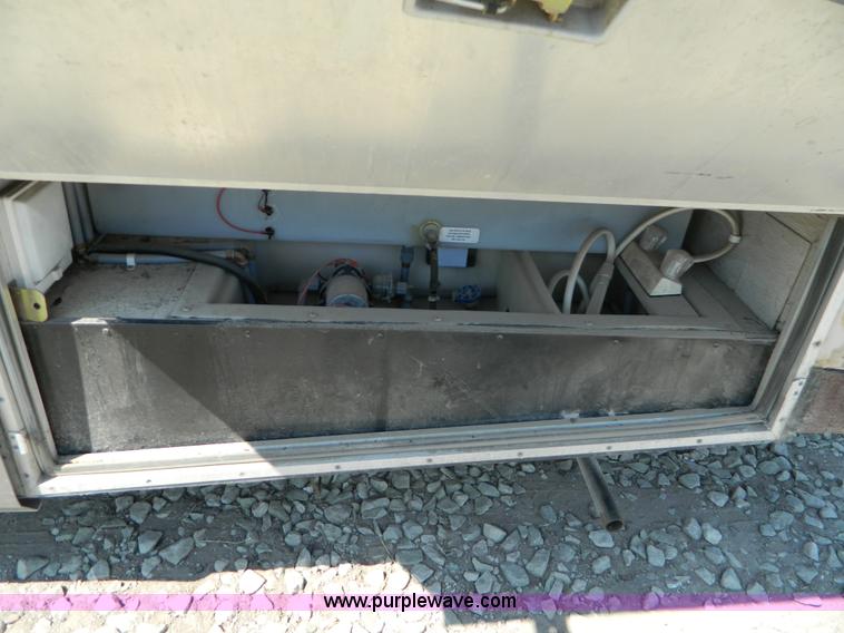 image for item B3842 1992 Chevrolet Pace 31' RV motorhome