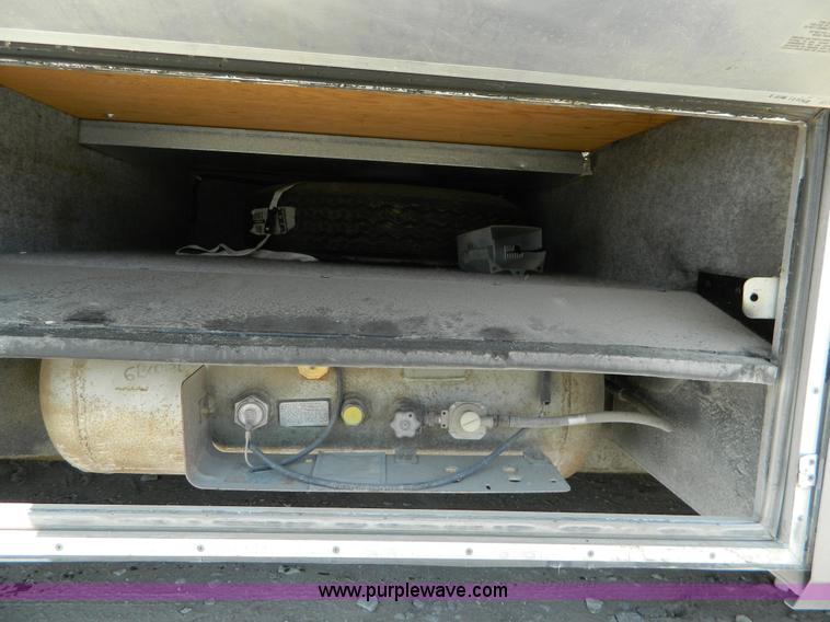 image for item B3842 1992 Chevrolet Pace 31' RV motorhome