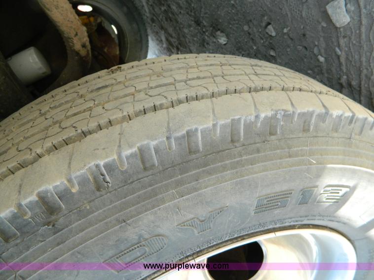 image for item B3842 1992 Chevrolet Pace 31' RV motorhome