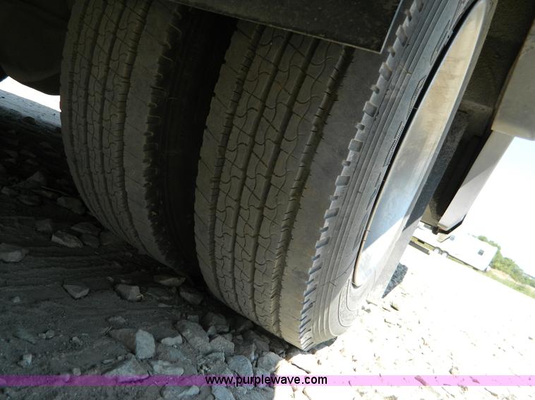 image for item B3842 1992 Chevrolet Pace 31' RV motorhome