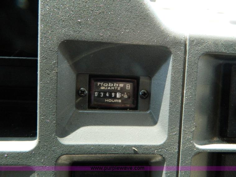 image for item B3842 1992 Chevrolet Pace 31' RV motorhome