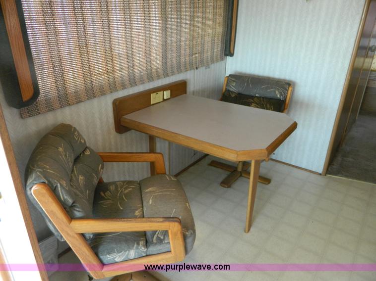 image for item B3842 1992 Chevrolet Pace 31' RV motorhome