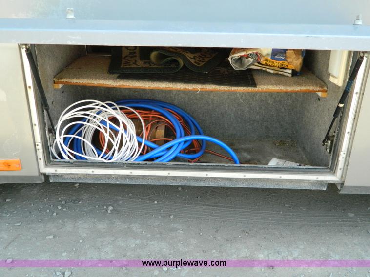 image for item B3842 1992 Chevrolet Pace 31' RV motorhome