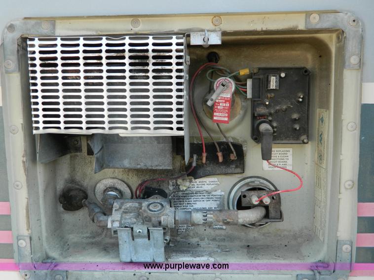 image for item B3842 1992 Chevrolet Pace 31' RV motorhome