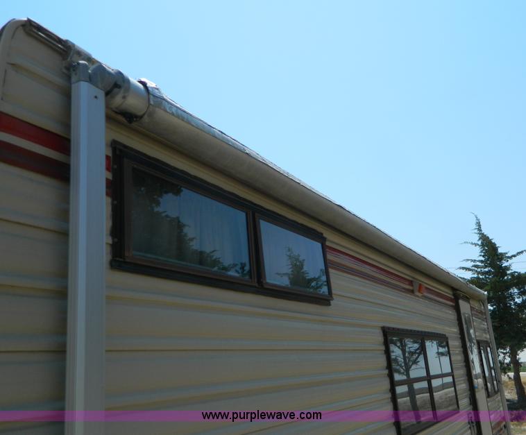 image for item B3845 1985 Nuwa 21' camper