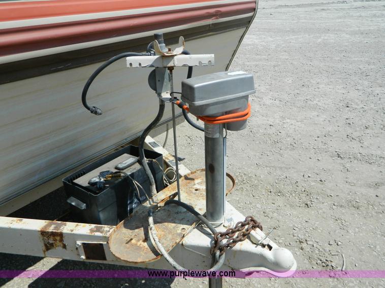 image for item B3845 1985 Nuwa 21' camper
