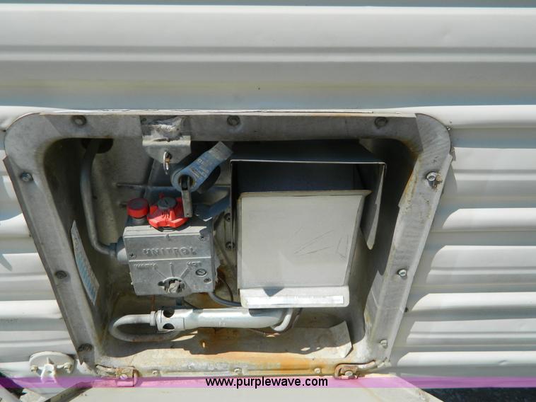 image for item B3845 1985 Nuwa 21' camper