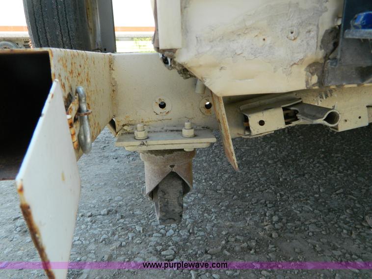 image for item B3845 1985 Nuwa 21' camper