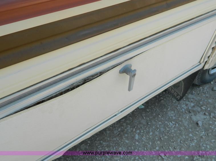 image for item B3845 1985 Nuwa 21' camper