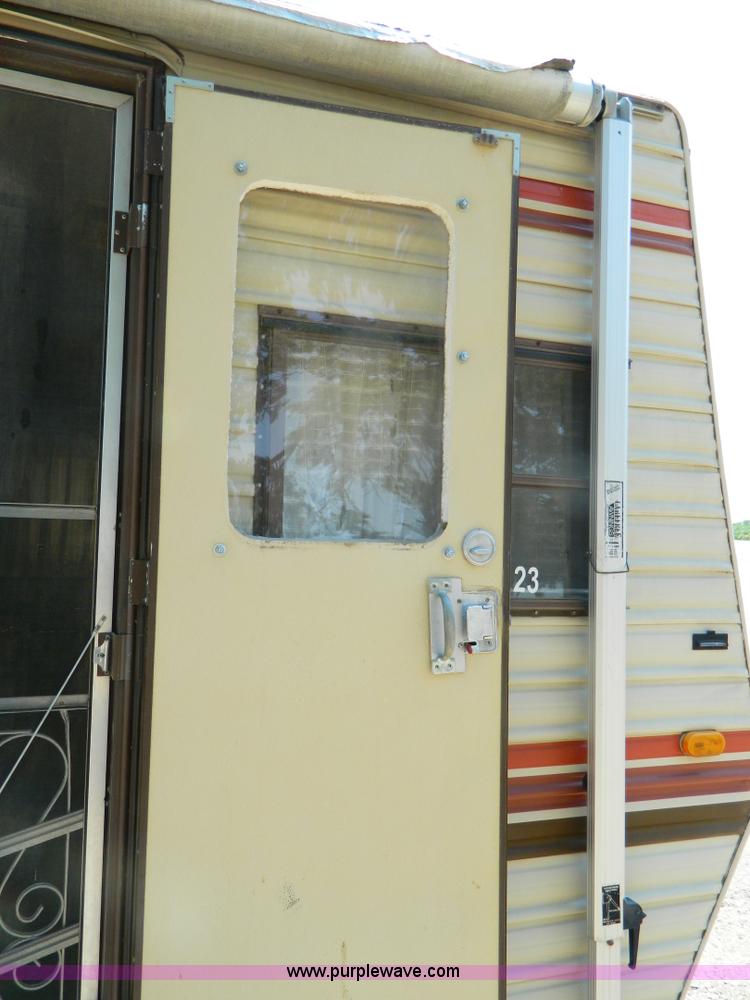 image for item B3845 1985 Nuwa 21' camper