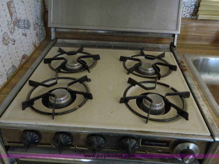 image for item B3845 1985 Nuwa 21' camper