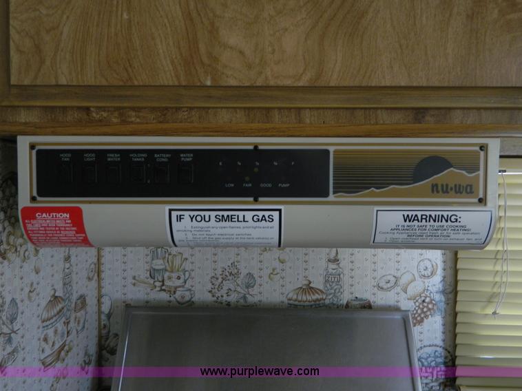 image for item B3845 1985 Nuwa 21' camper