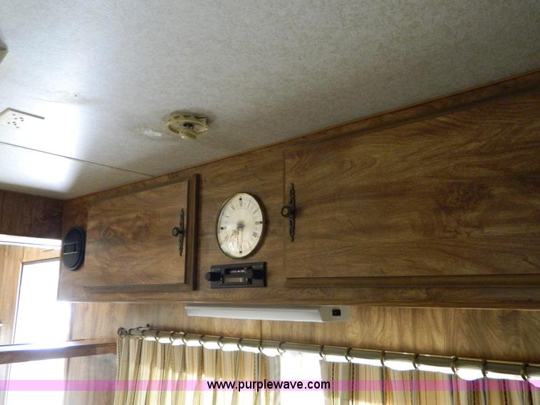 image for item B3845 1985 Nuwa 21' camper