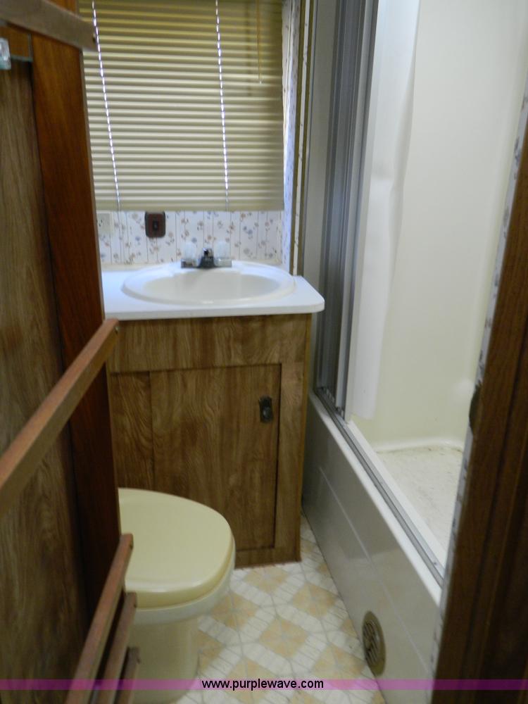 image for item B3845 1985 Nuwa 21' camper