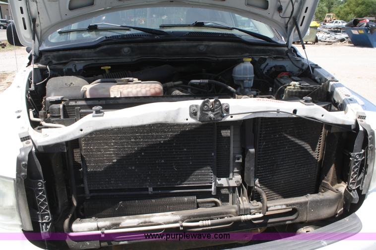 image for item B6664 2002 Dodge Ram quad cab pickup truck