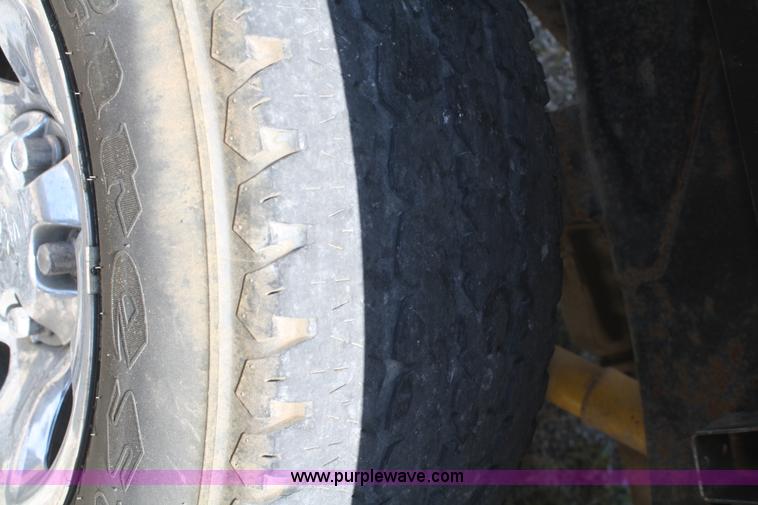 image for item B6664 2002 Dodge Ram quad cab pickup truck