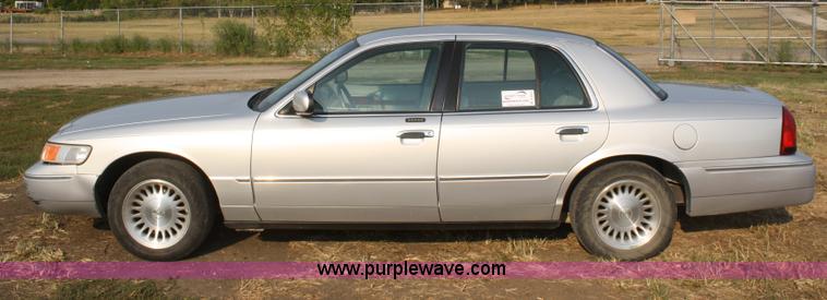image for item B6952 2002 Mercury Grand Marquis LS