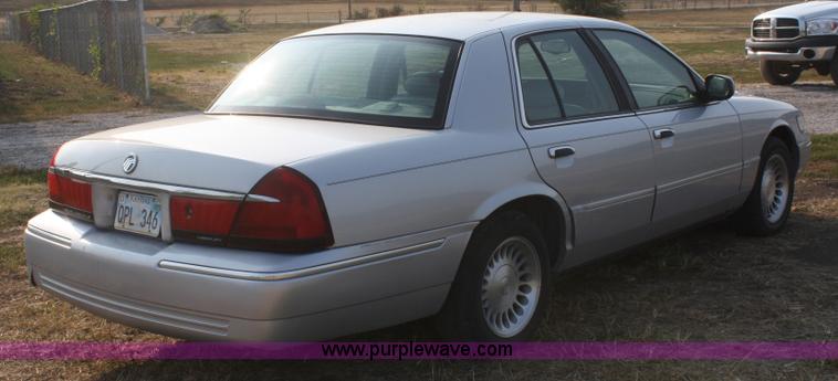 image for item B6952 2002 Mercury Grand Marquis LS