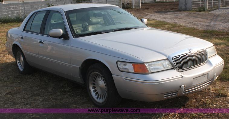 image for item B6952 2002 Mercury Grand Marquis LS