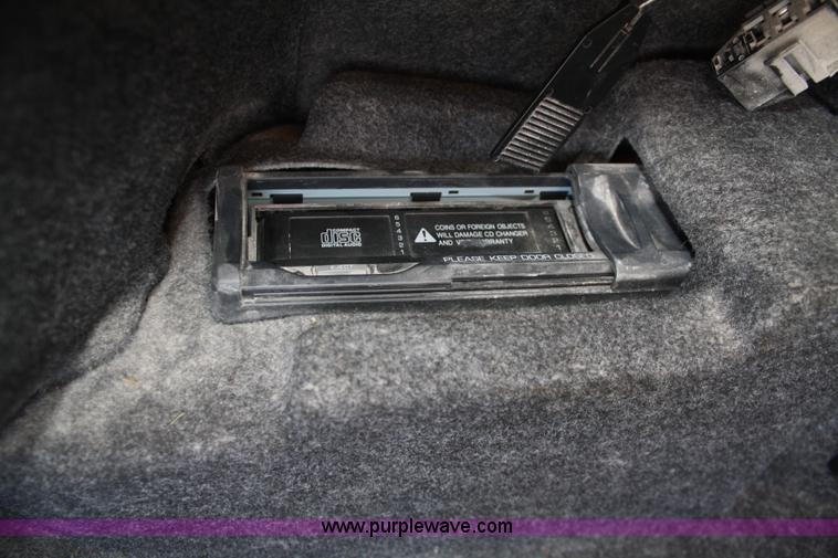 image for item B6952 2002 Mercury Grand Marquis LS