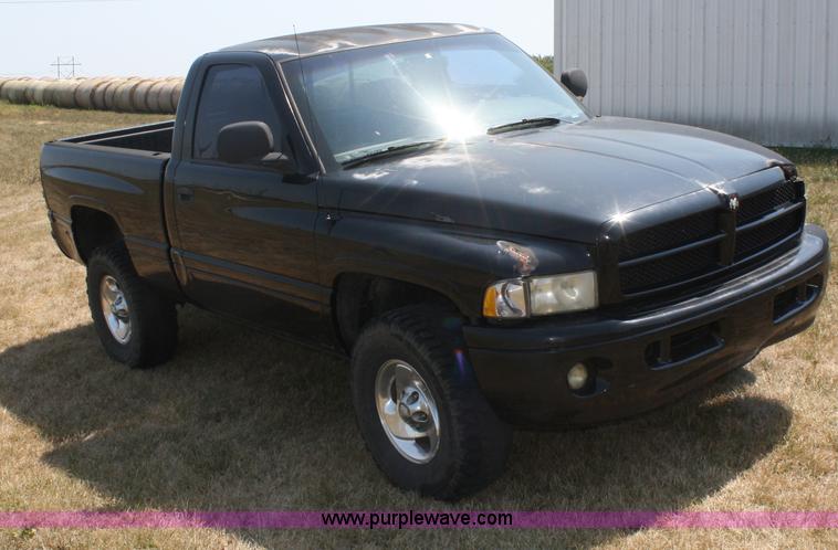 image for item B6959 1999 Dodge Ram 1500 pickup truck
