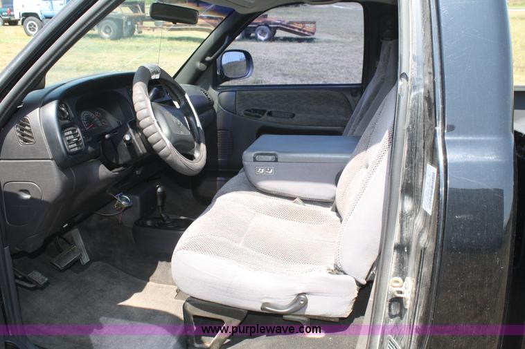 image for item B6959 1999 Dodge Ram 1500 pickup truck