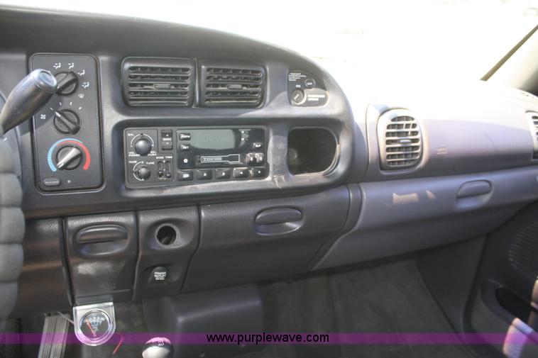 image for item B6959 1999 Dodge Ram 1500 pickup truck