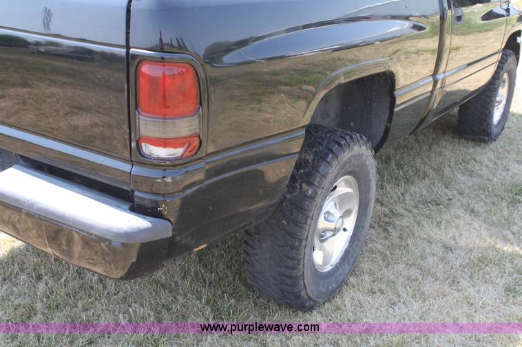 image for item B6959 1999 Dodge Ram 1500 pickup truck