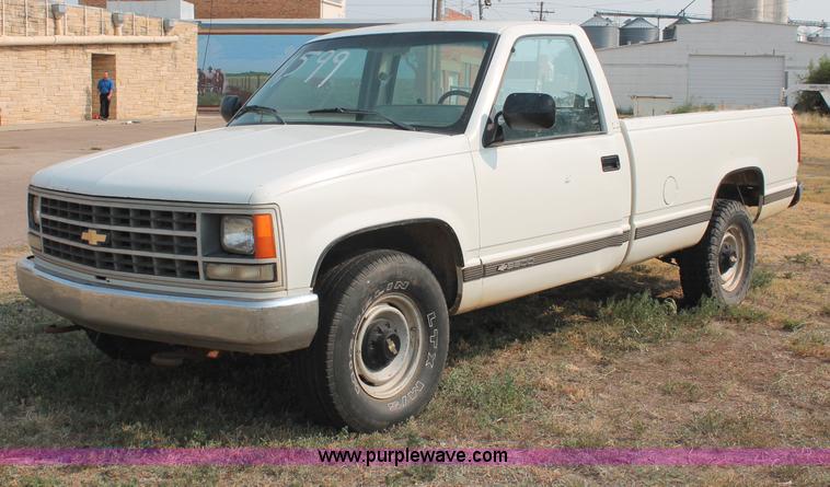 image for item C2771 1989 Chevrolet C3500 pickup truck