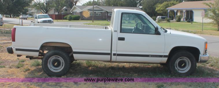 image for item C2771 1989 Chevrolet C3500 pickup truck