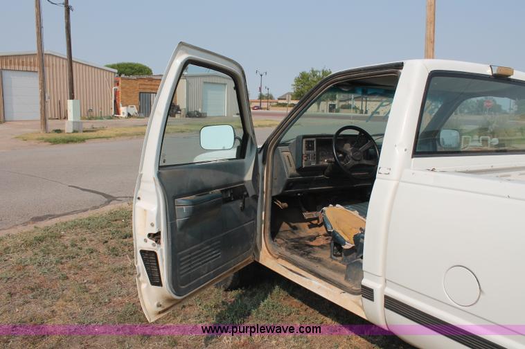 image for item C2771 1989 Chevrolet C3500 pickup truck