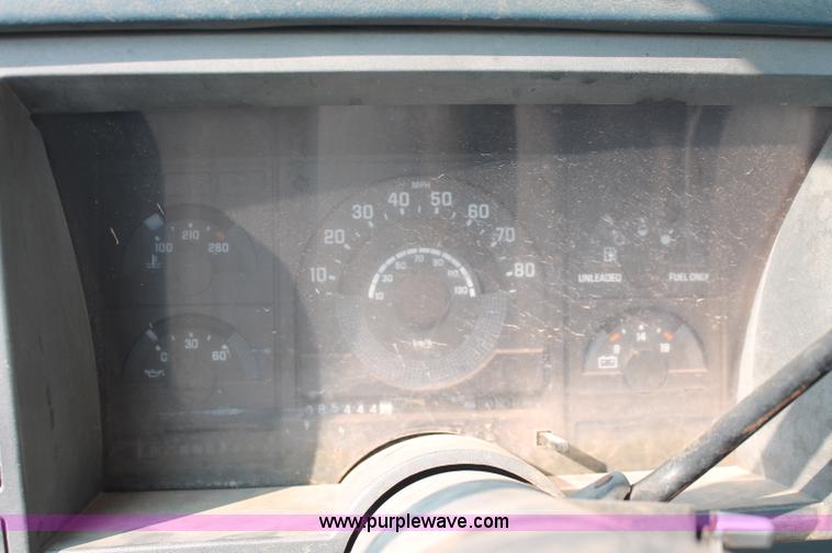 image for item C2771 1989 Chevrolet C3500 pickup truck