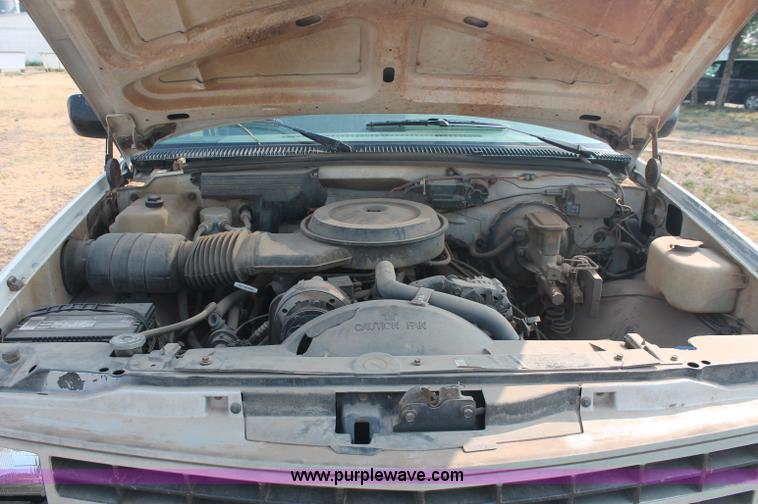 image for item C2771 1989 Chevrolet C3500 pickup truck