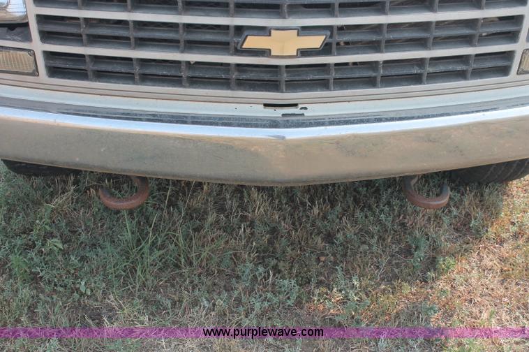 image for item C2771 1989 Chevrolet C3500 pickup truck