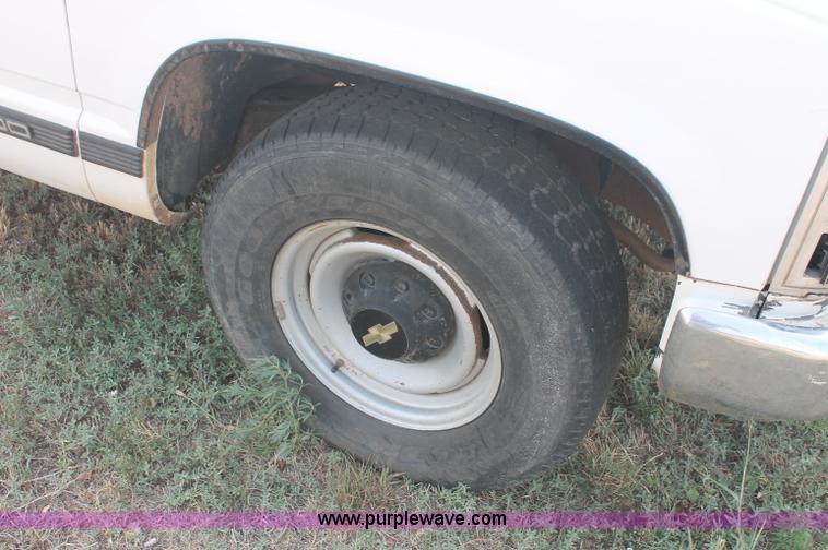 image for item C2771 1989 Chevrolet C3500 pickup truck