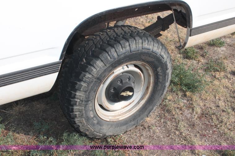 image for item C2771 1989 Chevrolet C3500 pickup truck