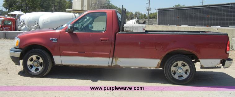 image for item D4411 2001 Ford F150 XLT pickup truck